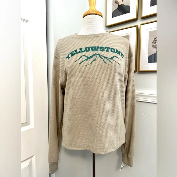 NWT BUNDLE of 3 Light Crew Sweatshirts from MODERNLUX 🌷Size M (1) and L (2) 🌷 - Picture 3 of 14